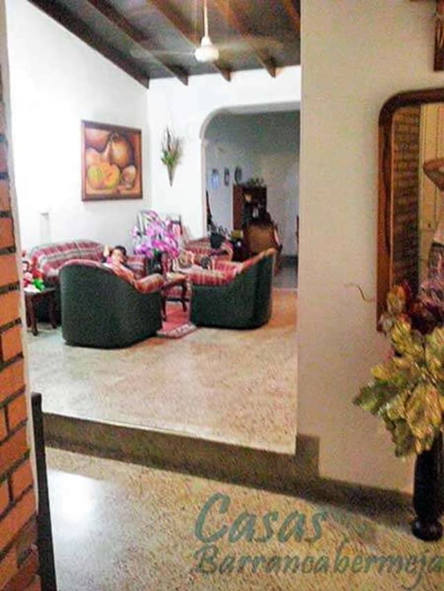 Casa en Venta en La Libertad, Barrancabermeja con garaje con REF 10