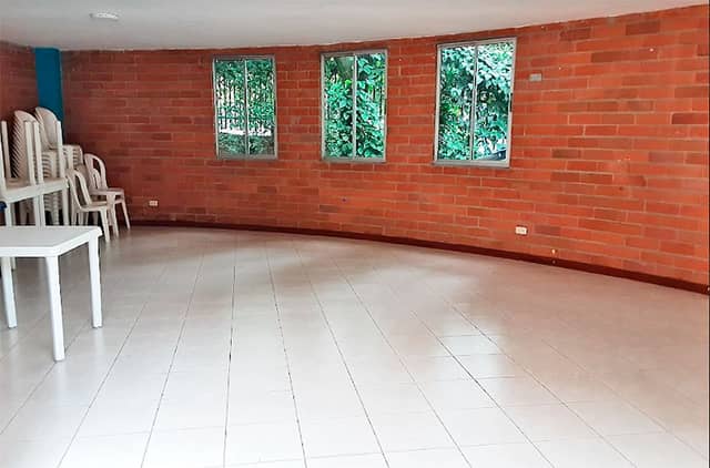 Apartamento en Venta en Los Balsos II, Medellín con garaje con REF 1204