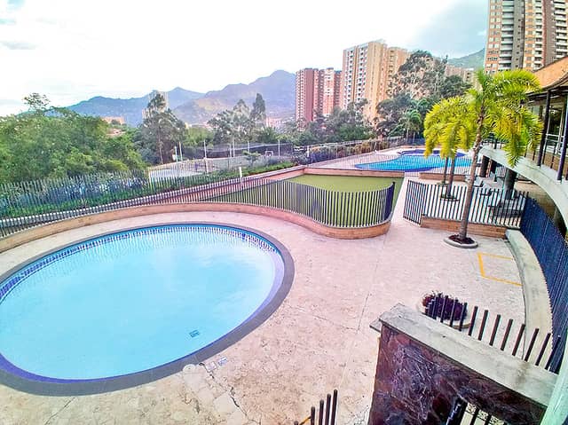 Apartamento en Venta en Navarra, Bello con garaje con REF 1226