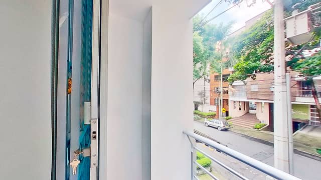 Apartamento en Venta en Laureles, Medellín con garaje con REF 1236