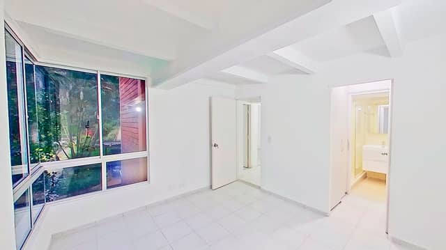 Apartamento en Venta en Los Naranjos, Medellín con garaje con REF 1325