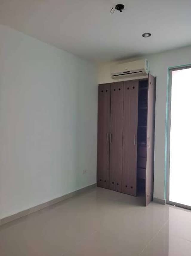 Apartamento en Venta en Los Almendros, Barrancabermeja con garaje con REF 1393
