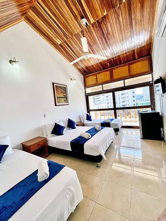 Hotel en Venta de 3 plantas con garaje | REF: 1423 en Rodadero Santa Marta