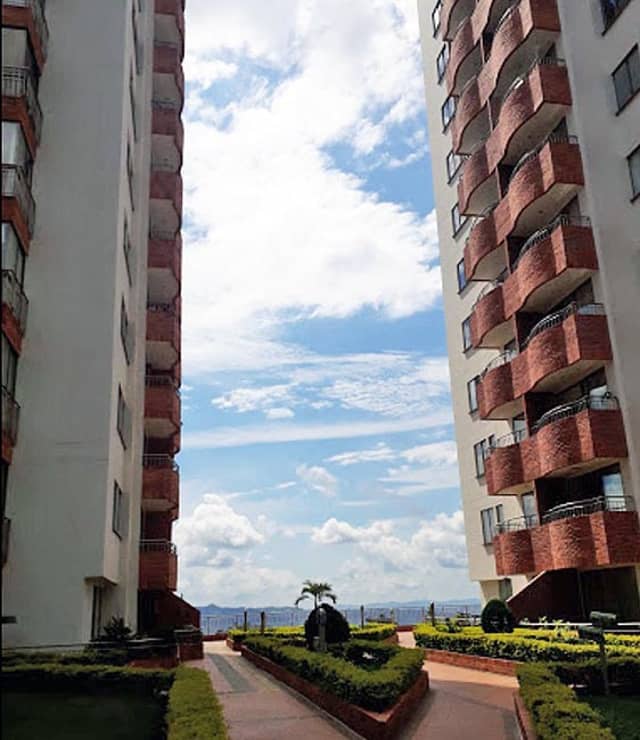 Apartamento en Remate en Los Pinos, Bucaramanga con garaje con REF 1433