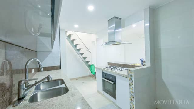 Casa en Venta en Parnaso, Barrancabermeja de 3 plantas con garaje con REF 1476