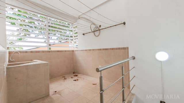 Casa en Venta en Parnaso, Barrancabermeja de 3 plantas con garaje con REF 1476