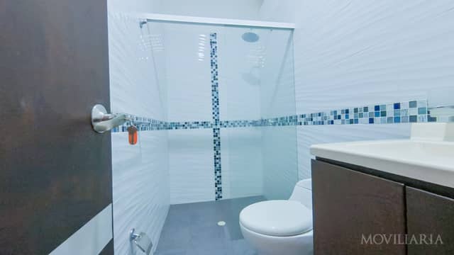 Casa en Venta en Parnaso, Barrancabermeja de 3 plantas con garaje con REF 1476