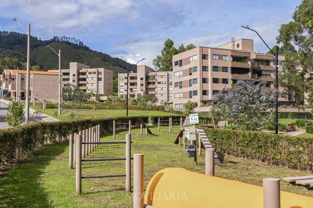 Apartamento en Venta en El Carmen, Retiro con garaje con REF 1532