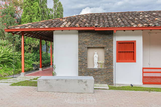 Apartamento en Venta en El Carmen, Retiro con garaje con REF 1532