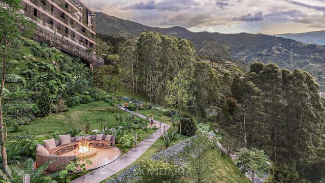 Apartamento en Venta en Loma del Escobero, Envigado con garaje con REF 1567