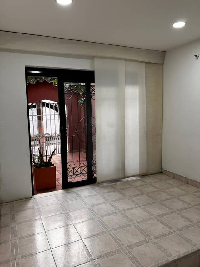 Casa en Venta en Refugio, Barrancabermeja de 2 plantas con garaje con REF 1681