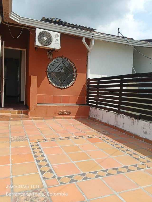 Casa en Venta en Refugio, Barrancabermeja de 2 plantas con garaje con REF 1681