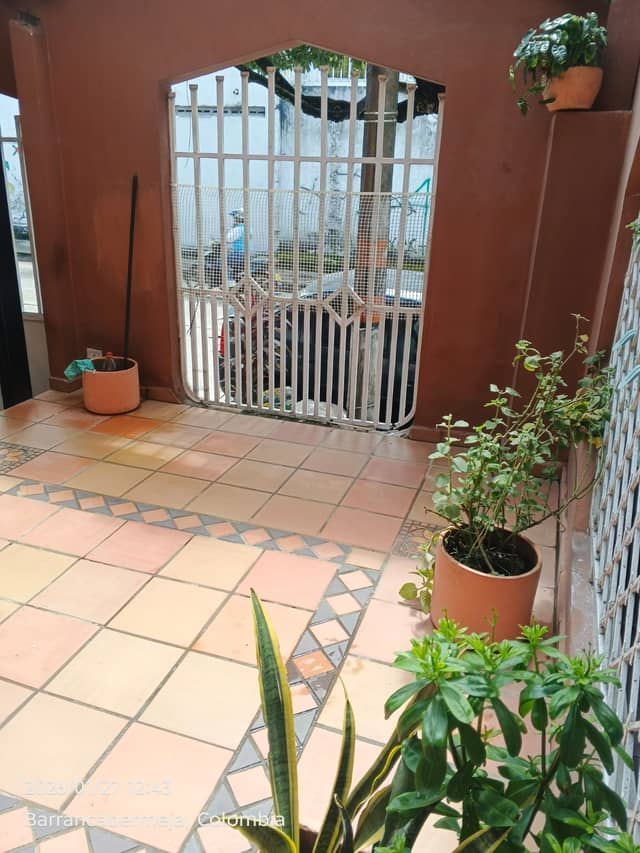 Casa en Venta en Refugio, Barrancabermeja de 2 plantas con garaje con REF 1681