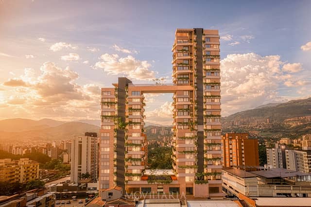 Apartamento en Venta en Los Colores, Medellín con garaje con REF 1695