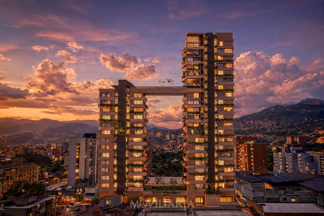 Apartamento en Venta en Los Colores, Medellín con garaje con REF 1695