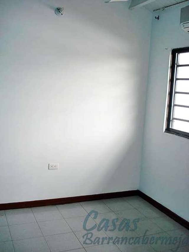 Casa en Venta o Arriendo en Recreo, Barrancabermeja de 2 plantas con garaje con REF 20