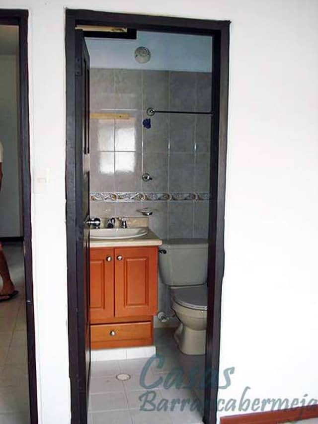 Casa en Venta o Arriendo en Recreo, Barrancabermeja de 2 plantas con garaje con REF 20