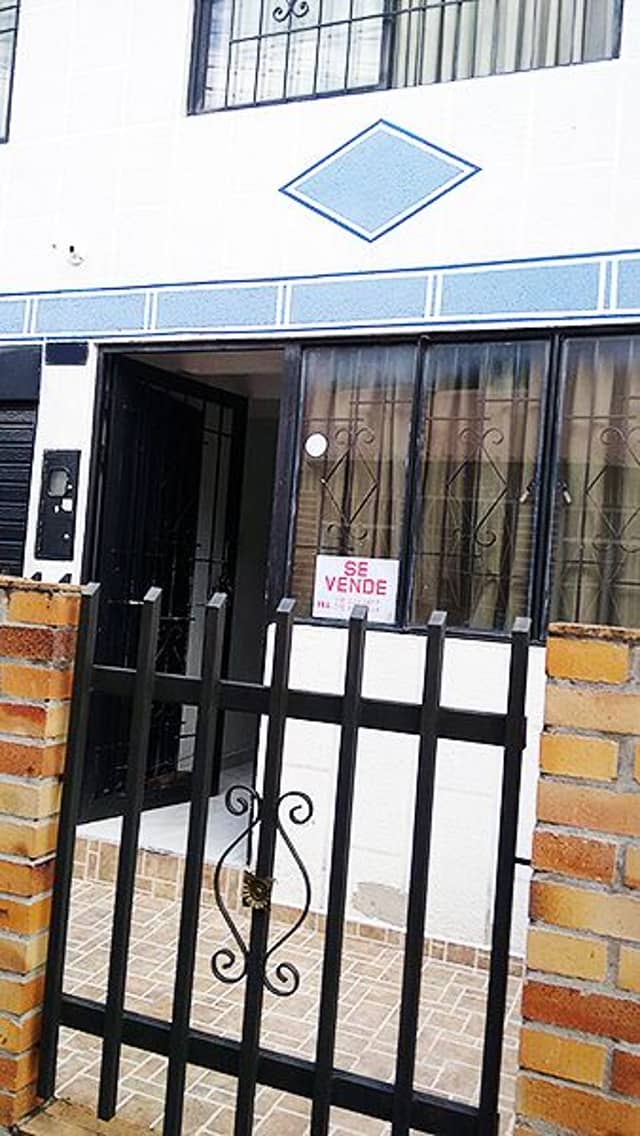 Casa en Venta en Bucaramanga, Bucaramanga de 2 plantas con REF 697