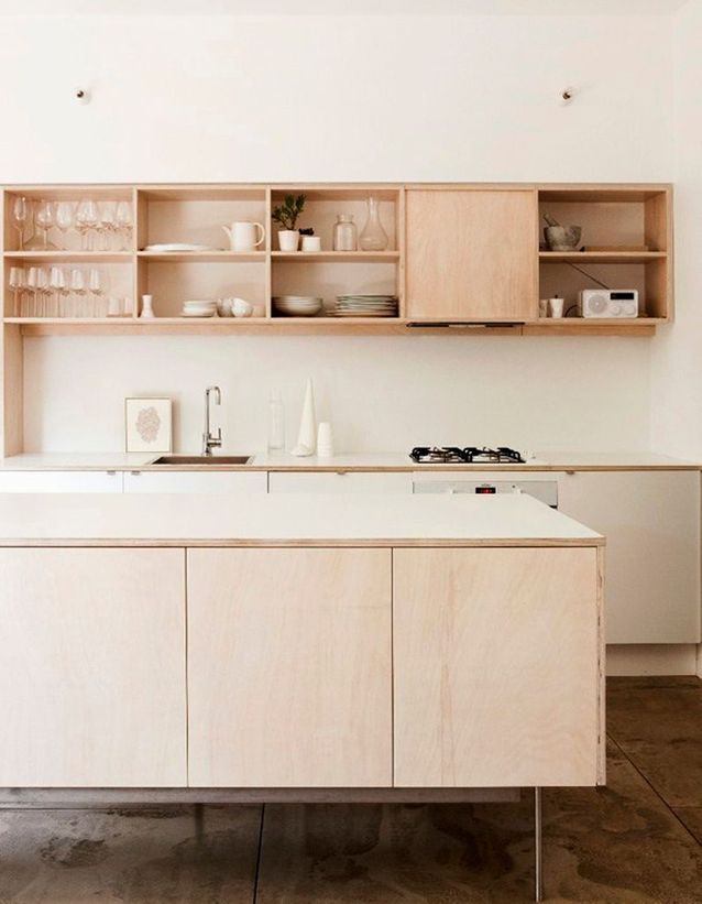 Una cocina de madera minimalista