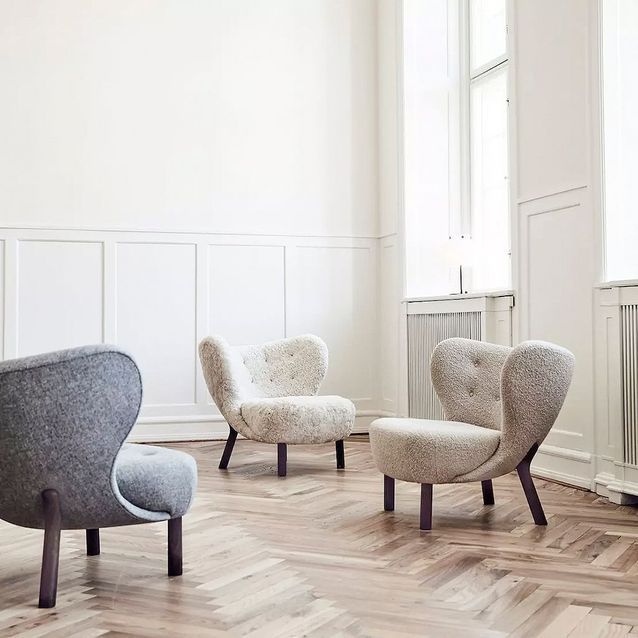 El sillón bajo de lana rizada, una de las piezas del momento para enamorarse