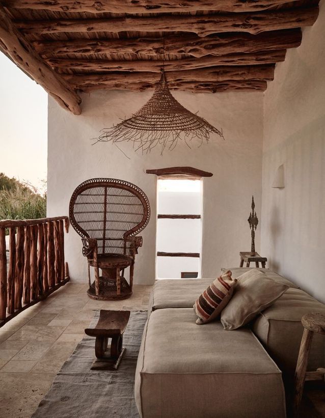 Un sillón Emmanuelle con melodías orientales