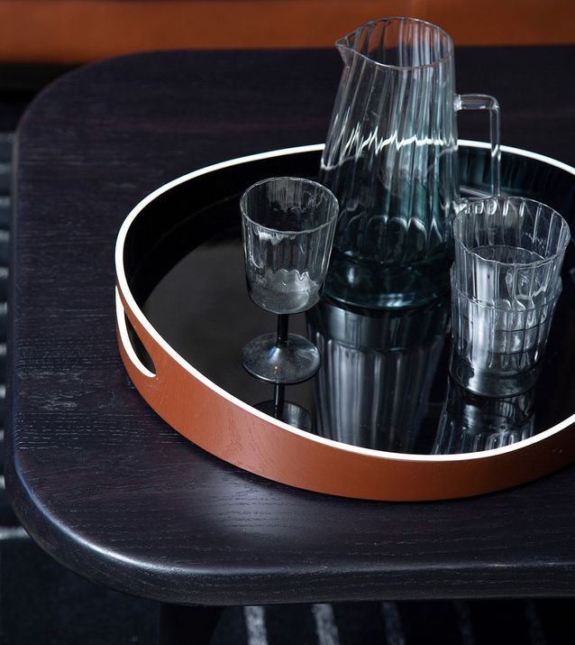 Tapa de madera lacada