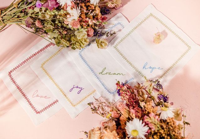 Servilletas bordadas Prabal Gurung x Etsy