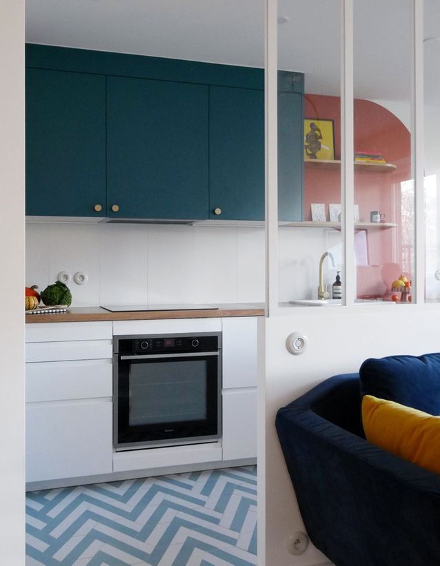 Cocina tipo estudio con techo de cristal