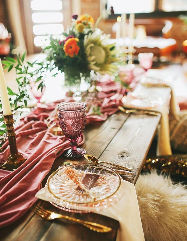 Una sofisticada decoración de mesa para Nochevieja